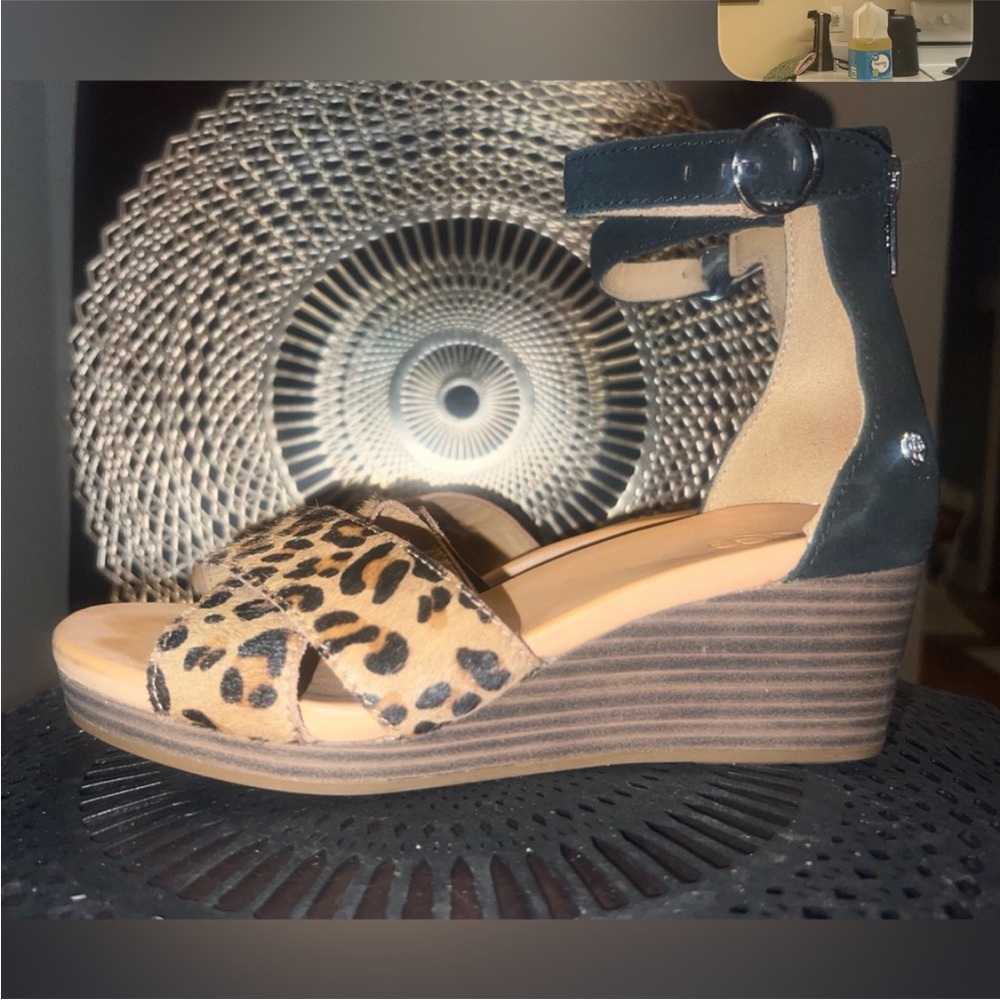 UGG Leopard Print Wedge Sandals with Black Ankle Strap - Picture 3 of 8